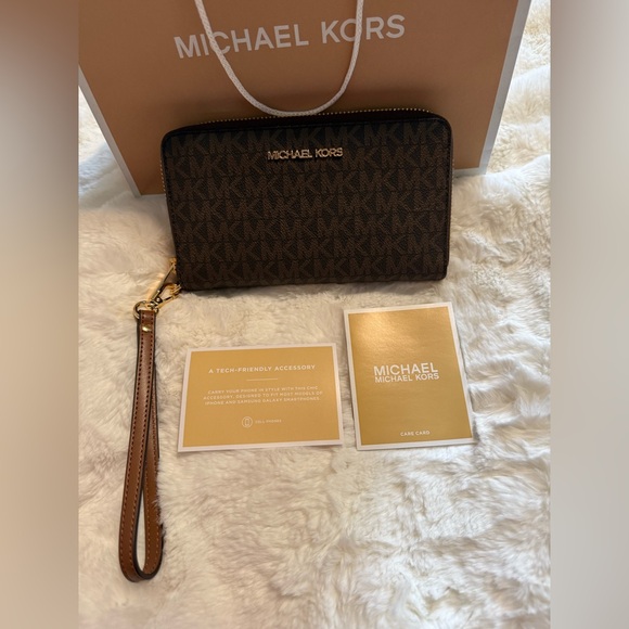NWT Michael Kors Jet Set Signature Logo Smartphone Wristlet/Wallet - Picture 4 of 7